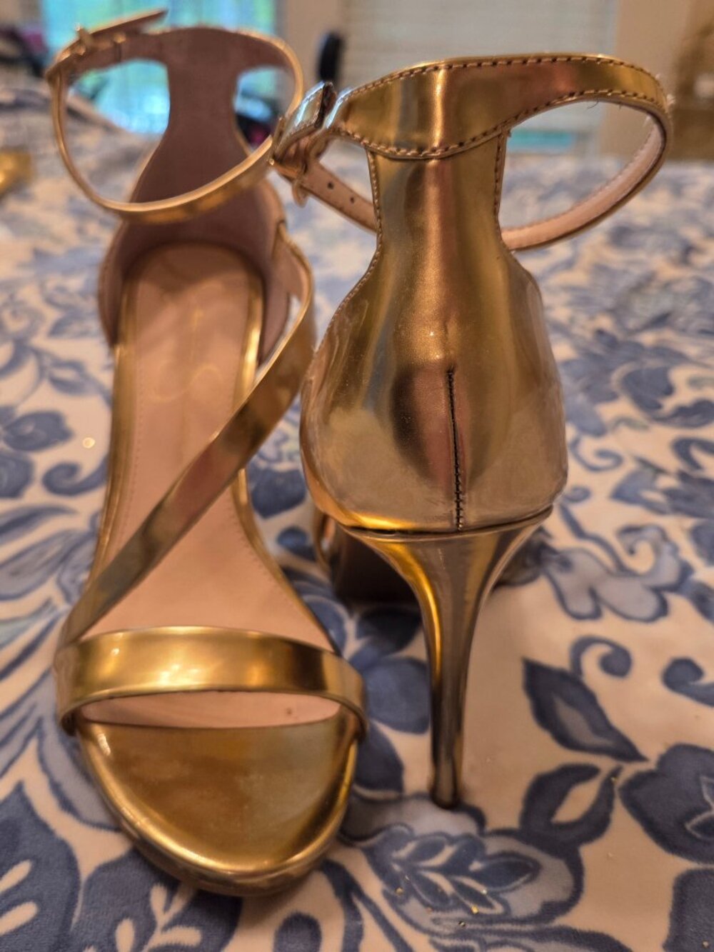 Jessica Simpson 4 inch Gold Heels